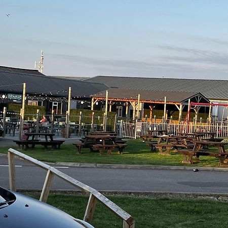 Moonstone Lymington Hotel เลส์ดาวน์-ออน-ซี ภายนอก รูปภาพ