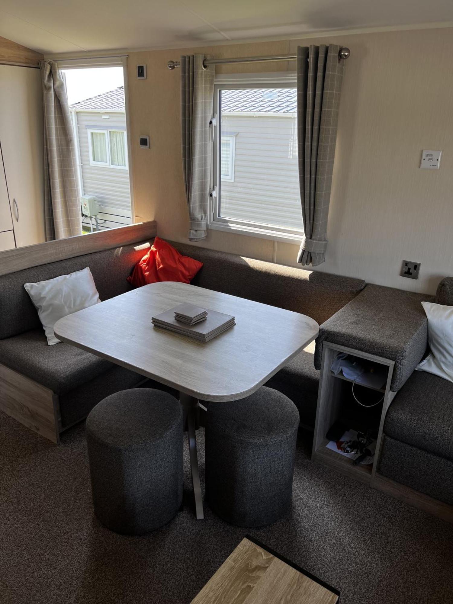 Moonstone Lymington Hotel เลส์ดาวน์-ออน-ซี ภายนอก รูปภาพ
