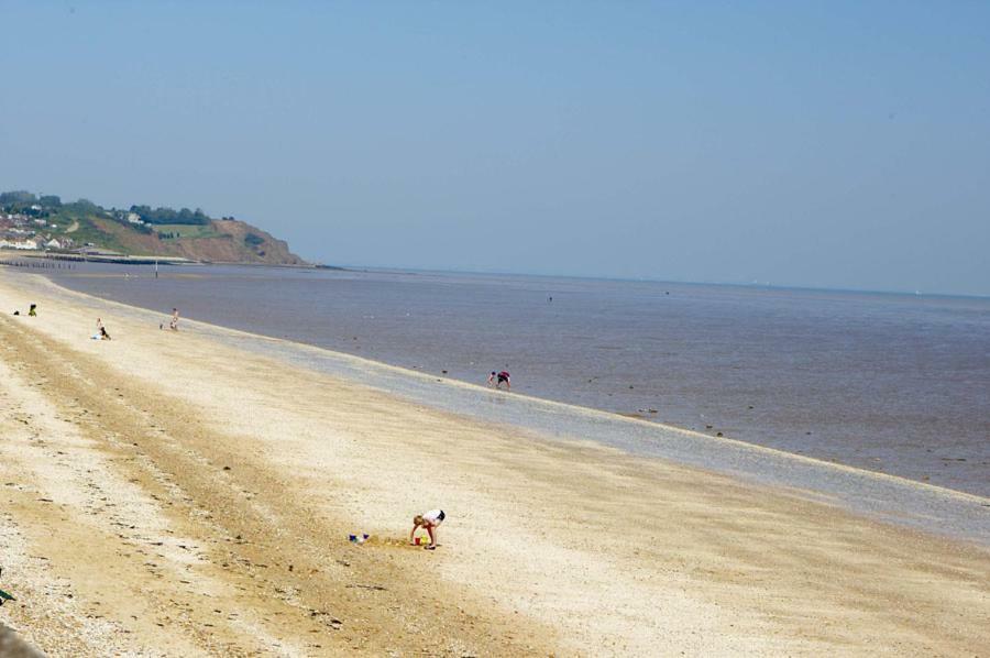 Moonstone Lymington Hotel เลส์ดาวน์-ออน-ซี ภายนอก รูปภาพ